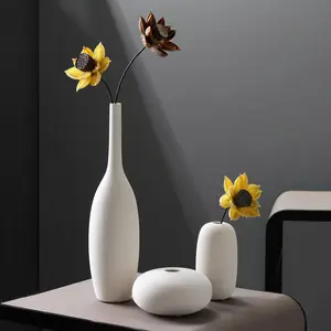 New Popular White Dried Flowers Stripe Vases Ceramic Round Geometric Vases Desktop Decorative Flower Vases