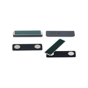 [MAGNETO] Aimant industriel pour badge nominatif, fixation fine avec bande adhésive pour vêtements de travail et événements - Product Image 1