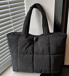 Sac fourre-tout matelassé pour femme, nouvelle collection 2026, sacs à main de créateur tendance, sacs matelassés personnalisés pour femme, vente en gros - Product Image 5