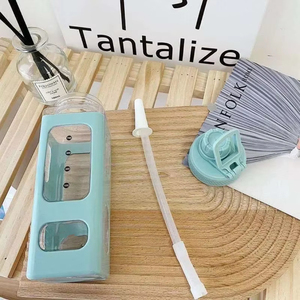 Venta al por mayor: Vaso de viaje de plástico Kawaii de 700ml, linda botella agitadora con pajita para niñas, portátil, para té y leche, ideal como regalo. - Product Image 3