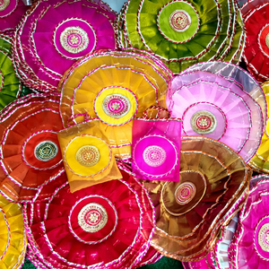 Ensemble de plateaux de luxe faits à la main pour Haldi Kumkum, idéal pour les cadeaux de mariage, la décoration festive de Pooja, le panier de mariée Shagun et les cadeaux de Karwa Chauth - Product Image 1