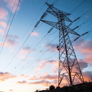 Torre di trasmissione e distribuzione di energia elettrica ad alta tensione 110kV 220kV <span class=keywords><strong>in</strong></span> acciaio con struttura superposta personalizzata - Product Image 2