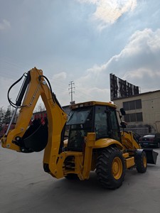 Chargeuse-pelleteuse sur roues 420F avec système hydraulique intégré pour travaux de construction municipale - Product Image 5