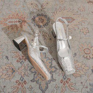 Chaussures de mariée fermées pour femme, été, blanc, argent, or, talons pour mariage à l'église - Product Image 2