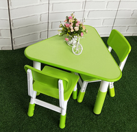 Meubles de crèche pour bébés Moetry, table triangulaire en bois à bas prix pour les garderies