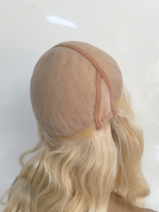 Parrucca da donna su misura con <span class=keywords><strong>capelli</strong></span> umani vergini biondi ondulati, top in seta, linea frontale realistica, a prezzo conveniente - Product Image 5