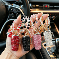 Porte-clés mini-gobelet à strass scintillants, breloque de sac perlée en cristal, porte-clés de voiture, pendentif de sac à main tendance, cadeau pour femmes et filles, vente en gros