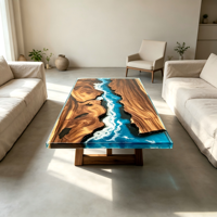 Table de salle à manger artisanale en noyer avec résine époxy effet vague océanique, bord naturel en bois massif, table en résine marine pour villa et restaurant