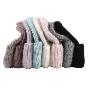 Bonnet d'hiver tricoté de créateur avec logo brodé, bonnet de sport à pompon, toque de golf, bonnet tricoté personnalisé, nœuds camouflage - Product Image 1