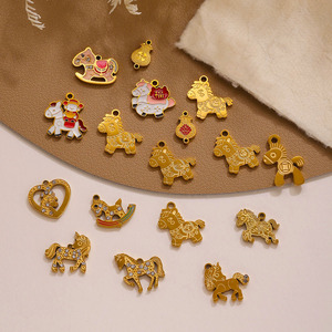 จี้รูปม้ายูนิคอร์น HB0638 ชุบทอง 18K ทำจากสแตนเลสสตีล ประดับเพชร CZ รูปสัตว์จักรราศีขนาดเล็ก เสริมโชคดี เหมาะสำหรับทำสร้อยคอ DIY - Product Image 1