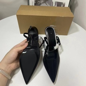 รองเท้าส้นสูงแบบสวมเปิดส้น ดีไซน์วินเทจ แต่งตาข่าย ปลายแหลม ประดับหัวเข็มขัดเส้นเดียว รุ่นใหม่รับซัมเมอร์ สำหรับผู้หญิง - Product Image 3