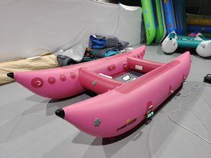 Bateau banane gonflable pliable en PVC de 12 pieds, robuste et personnalisé, type Thundercat, catamaran 4 places pour sports nautiques en eaux vives - Product Image 2