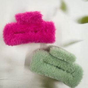 Autumn/Winter Plush Hair <b>Clip</b>, High-End Shark <b>Clip</b> for the Back of the Head, Plush Hair Accessory, 2 Yuan Department Store - Product Image 4