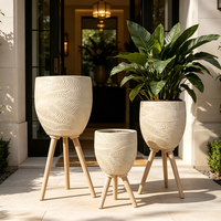 Set Pot Tanaman Fiber Clay 3 Ukuran, Motif Daun Retro Bertekstur, Pot Bunga dengan Kaki Kayu Alami dan Lubang Drainase