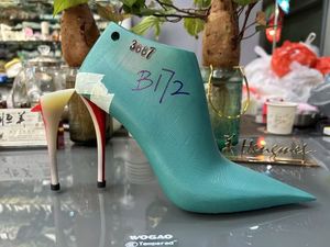 Lüks tasarımcı kadın <span class=keywords><strong>Stiletto</strong></span> yüksek topuklu Premium kalite sivri burun ince topuklu ile birden fazla renk boyutları kırmızı Soled - Product Image 2