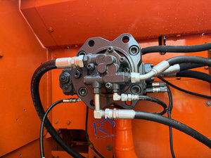 Excavatrice d'occasion Doosan DX340 de haute qualité, 34 tonnes, type chenille, excellent état, modèle 2024, moteur, prix réduit - Product Image 4