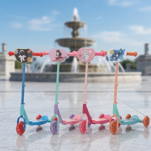 Trottinettes pour enfants unisexes les plus vendues, pièces en plastique pour usage extérieur, fabriquées par Top Scooters pour enfants - Product Image 1