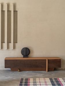 Mueble de TV de Madera Maciza Natural de Nogal Negro, Fabricado en China, Listo para Enviar, Embalaje para Envío Incluido - Product Image 3