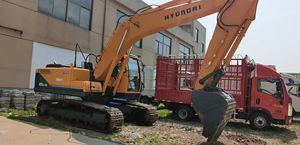 Excavatrice Hyundai 220LC-9S d'occasion en bon état pour la construction et le terrassement - Product Image 5