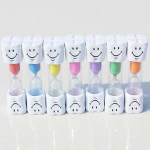 Minuteur <span class=keywords><strong>sablier</strong></span> moderne pour brosse à dents, 2 et 3 minutes, avec visage souriant et design coloré - Product Image 1