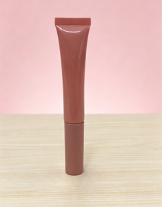 หลอด PE สีชมพูขนาด 15 มล. บรรจุภัณฑ์บลัชออนเหลวแบบเปล่า พร้อมหัวลูกกลิ้งโลหะ 4 ลูก สำหรับ OEM ขายส่ง บรรจุภัณฑ์บีบเครื่องสำอาง - Product Image 2