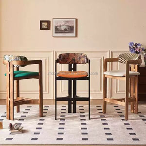 Chaise de bar en bois avec cadre en cire blanche et accoudoirs – Couleurs de tissu/cuir personnalisables, design moderne pour salle à manger, extérieur et salon - Product Image 4