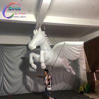 Marionnette de cheval volant gonflable