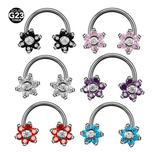 Nouvelles bagues en titane G23 avec cristaux en forme de fleur, pour le nez, les oreilles, le <span class=keywords><strong>tragus</strong></span>, le daith, le cartilage, bijoux de piercing - Product Image 1
