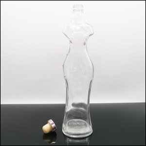 Botella de Vidrio Transparente para Licor de 500 ml, Diseño Único en Forma de Mujer, Personalizable al por Mayor - Product Image 4