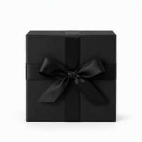 Boîte cadeau magnétique carrée noire unie de luxe, imperméable, avec doublure en éponge, finition mate lisse, emballage de vente au détail avec un seul ruban