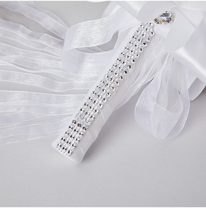 D308 Élégant Blanc Rose <span class=keywords><strong>Bouquet</strong></span> <span class=keywords><strong>De</strong></span> <span class=keywords><strong>Mariée</strong></span> <span class=keywords><strong>Avec</strong></span> Dentelle Cristal Diamant Main Bouquets Décoratif Fleurs Artificielles Décoration <span class=keywords><strong>De</strong></span> Mariage - Product Image 4