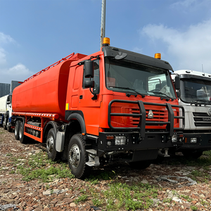 Camions-citernes Howo 8x4 neufs de <span class=keywords><strong>30</strong></span> 000 <span class=keywords><strong>litres</strong></span>, fournis directement par l'usine - Product Image 1