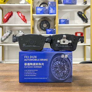 Nouvelles plaquettes <span class=keywords><strong>de</strong></span> <span class=keywords><strong>frein</strong></span> <span class=keywords><strong>de</strong></span> voiture à <span class=keywords><strong>disque</strong></span> en céramique pour Renault <span class=keywords><strong>Megane</strong></span> Sport <span class=keywords><strong>Megane</strong></span> Sport Tourer Safrane Sandero Sandero Stepway Scenic - Product Image 3