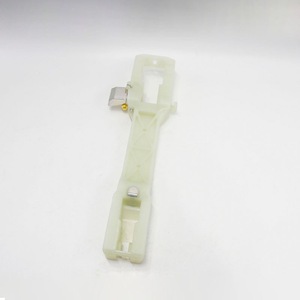 Manija de puerta izquierda Kia 826551F000, pieza de repuesto de plástico para reparación de automóviles - Product Image 1
