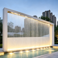 Fontaine cascade à rideau d'eau éclairée par LED, design à recirculation pour villa, cour, entrée d'hôtel, aménagement extérieur