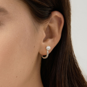 Boucles d'oreilles classiques Huggie avec perle d'imitation et diamant taille brillant rond serti en canal pour femme, bijoux en alliage plaqué or - Product Image 5