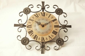 Merveilleuse horloge murale en métal forgé à la main fabriqué à la main vente chaude tenture murale nouveau Design horloge murale fantaisie - Product Image 2
