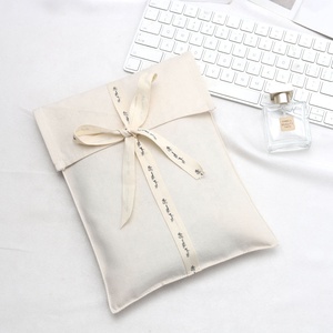 Bolsa de Algodón Orgánico 100% con Logotipo Personalizado, Bolsa de Regalo para Ropa de Bebé, Bolsa de Muselina con Solapa para Zapatos - Product Image 3