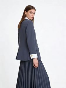 Completo due pezzi estivo casual da donna 2025: <span class=keywords><strong>Blazer</strong></span> grigio <span class=keywords><strong>con</strong></span> risvolto bianco e <span class=keywords><strong>gonna</strong></span> a pieghe - Product Image 3