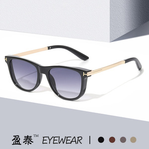 Lunettes de soleil à monture carrée en forme de T, UV400, unisexes, à la mode - Product Image 1