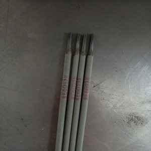 Material de soldadura de arco fácil de salpicadura inferior, <span class=keywords><strong>electrodo</strong></span> de soldadura e 6013 G12 G10 G8 - Product Image 2