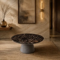 Table basse moderne en marbre artificiel avec base sculpturale finition ciment, personnalisable pour hôtels et espaces de vie