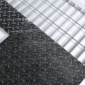 Rejilla de Drenaje de Hierro Galvanizado por Inmersión en Caliente, Duradera y Resistente al Agua con Cubierta de Rejilla de Acero - Product Image 3