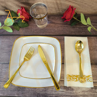Vaisselle jetable en plastique blanc de luxe assiettes carrées bordées d'or pour banquet de mariage
