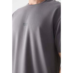 เสื้อยืดพิมพ์ลายผ้าฝ้ายเนื้อนุ่มสีเทาเข้มทรงโอเวอร์ไซส์สำหรับผู้ชาย Air Jones - รุ่น 88373 สำหรับสไตล์ลำลองสตรีทแวร์ - Product Image 3