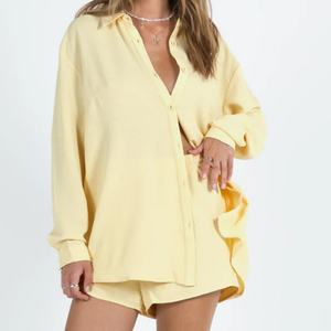 Conjunto Casual de Lino para Mujer OEM, Nuevo Estilo, Camisa y Pantalones Cortos Lisos con Decoración de Botones, Tela de Lona de Algodón, Gran Venta - Product Image 3