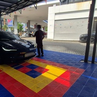 Dalles de sol modernes antidérapantes en plastique pour garage, lavage de voitures, extérieur, intérieur, ventilées, pour supermarché, motif damier, emboîtables