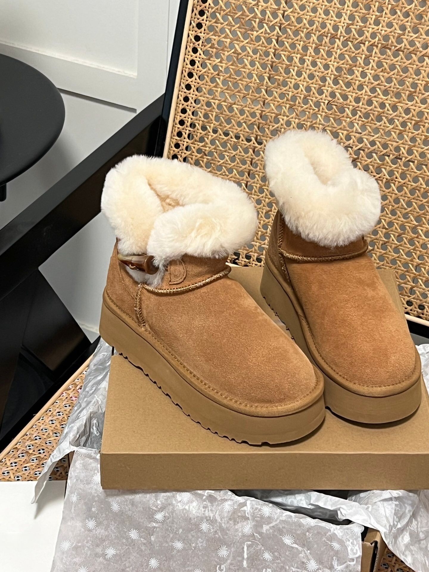 สีน้ำตาล