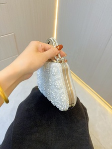 Sac de soirée élégant pour femme avec perles, chaîne, bandoulière, pochette perlée, sac à main pour mariage, sac à poignée supérieure avec fleurs en perles - Product Image 6