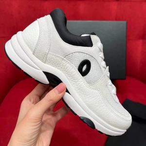 Calzado deportivo informal de malla, de diseño lujoso y personalizado, transpirable, con amortiguación, antideslizante y con parte superior de gamuza resistente al desgaste. - Product Image 1